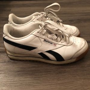 🌻 Bundle Sale 🌻 Reebok Classic White/Navy Blue